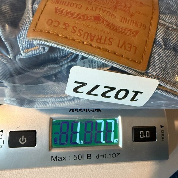 Levis Men 33x30 501 Button Fly Jeans Light Wash Whiskering Casual Everyday STAIN - Picture 10 of 10